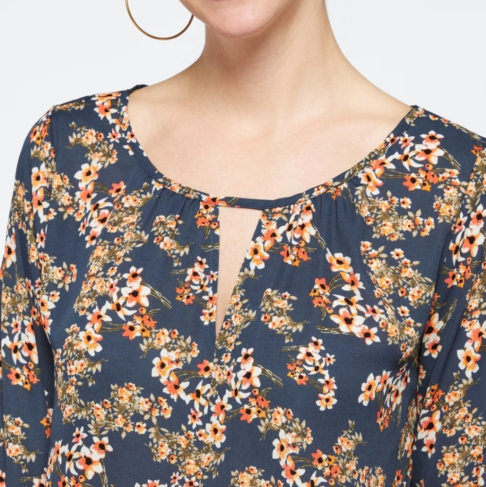 Beacon Apparel Casiya Tie Front Blouse, Size Small - Picture 4 of 9